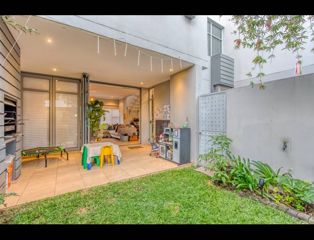 3 BEDROOM DUPLEX SOLD IN BRYANSTON